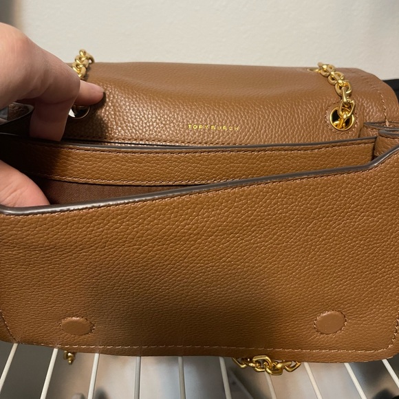 Tory Burch crossbody with chain - Picture 2 of 2
